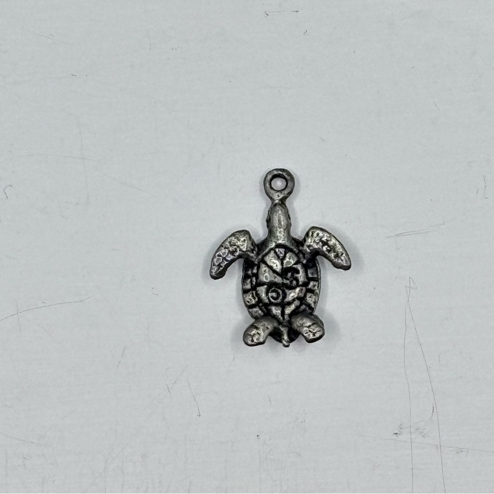 Sterling Silver Turtle Pendant Charm - Picture 2 of 3